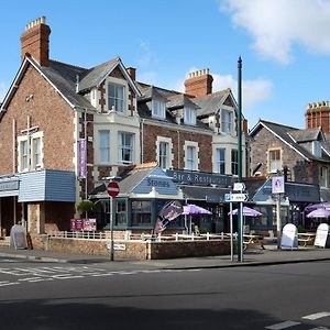 Stones Hotel&Bar